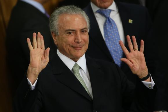 A pressa de Temer para privatizar ativos brasileiros