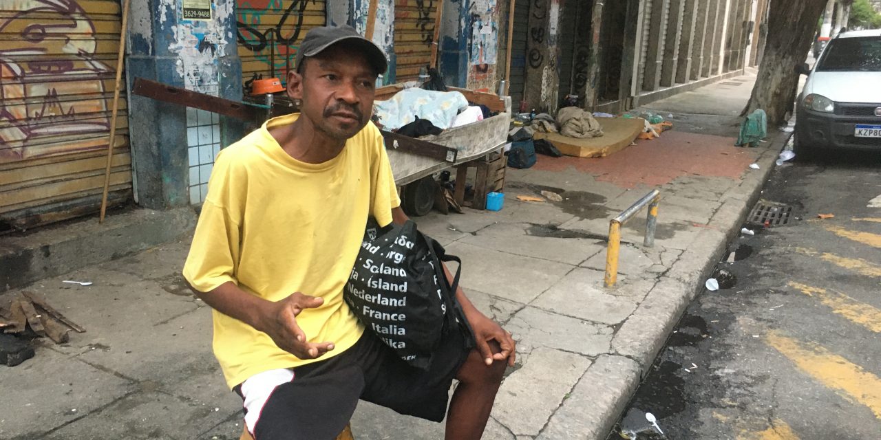 Cadastro exige SMS e moradores de rua ficam sem  auxílio