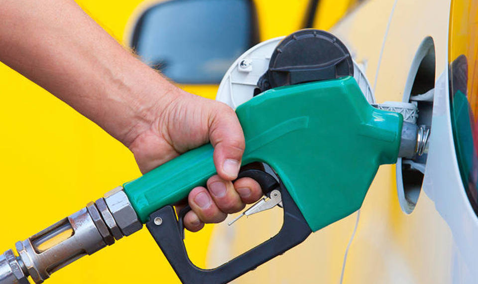 Após “reajuste bomba”, Senado aprova mudança na política de preços dos combustíveis
