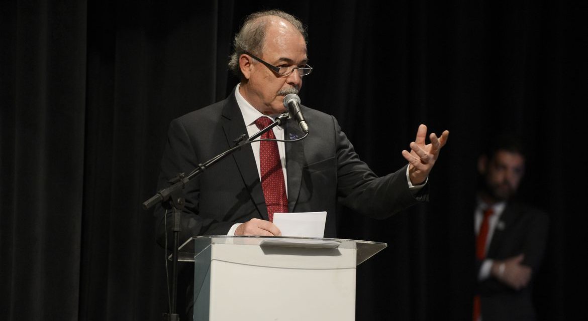 Mercadante quer reindustrializar o Brasil com o BNDES
